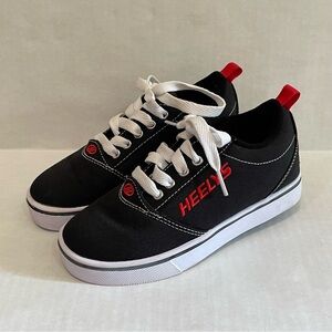 Heelys Boys Pro 20 Print Sneaker Black Big Kid Youth Sz 2 Roller Skate Shoes